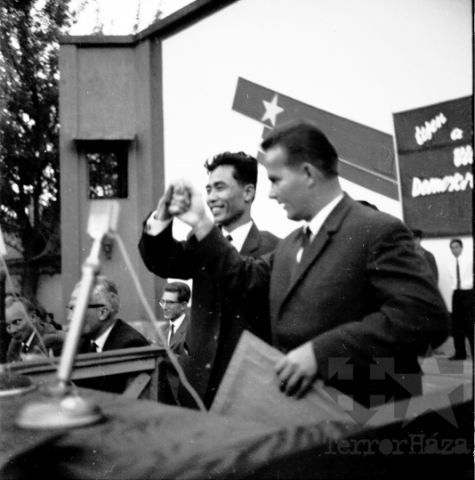 THM-BJ-00018 - Vietnam melletti szolidaritási békegyűlés Szekszárdon az 1960-as években 