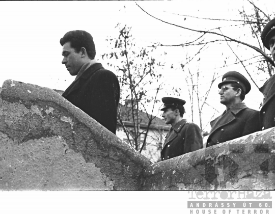 THM-BJ-00077 - Eskütétel a szekszárdi Budai Nagy Antal laktanya udvarán az 1960-as években 
