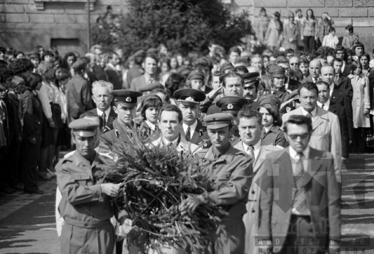 THM-BJ-00141a - Április 4-i ünnepség Szekszárdon az 1970-es években 