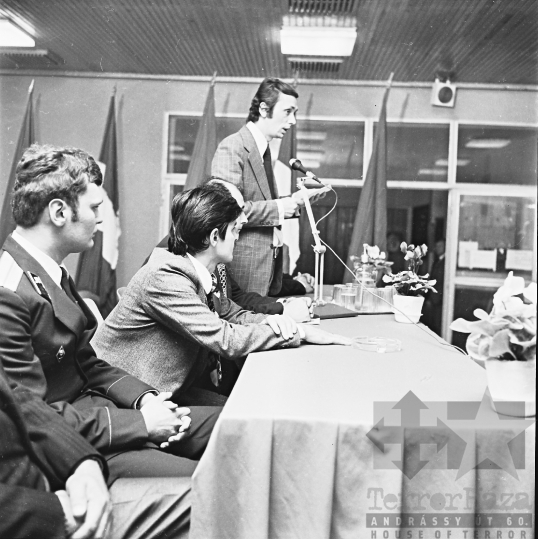THM-BJ-00179 - November 7-i ünnepség a szekszárdi TOTÉV vállalatnál az 1970-es években 