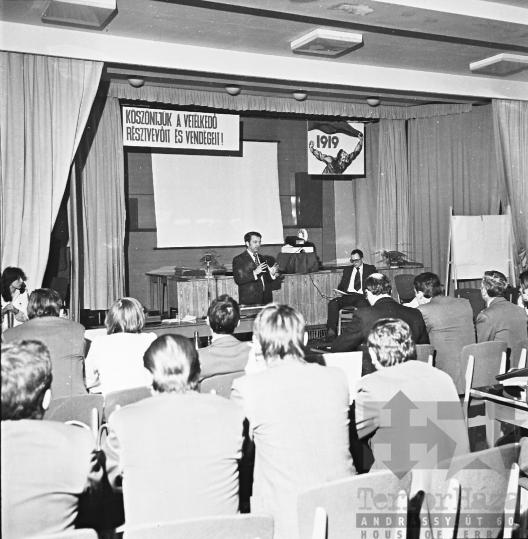 THM-BJ-00183 - Tanácsköztársaság 60. évfordulójára rendezett vetélkedő Szekszárdon az 1970-es években 