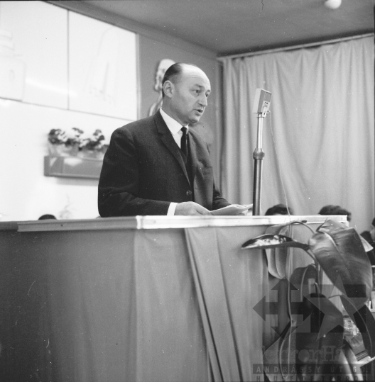 THM-BJ-00238 - Biszku Béla, a Magyar Szocialista Munkáspárt Központi Bizottsága titkárának látogatása Szekszárdon az 1960-as években 