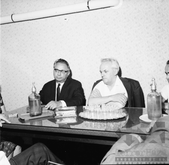 THM-BJ-00354 - Kállai Gyula, a Hazafias Népfront elnökének látogatása Szekszárdon az 1960-as években 