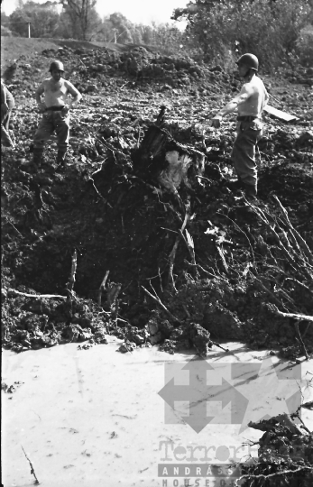 THM-BJ-00426 - Munkásőrök nyári hadgyakorlaton Pörbölyön az 1960-as években 