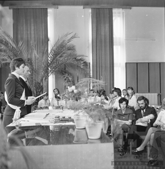 THM-BJ-00435 - Névadó ünnepség a Szekszárd Városi Tanácsban az 1960-as években