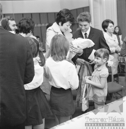 THM-BJ-00437 - Névadó ünnepség a Szekszárd Városi Tanácsban az 1960-as években
