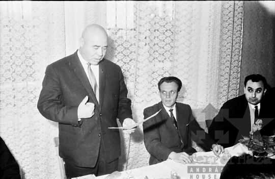 THM-BJ-00452 - Ukrán parlamenti küldöttség a Szekszárdi Állami Gazdaság tengelici részlegében az 1960-as években 