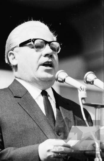 THM-BJ-00573 - Nagygyűlés Szekszárdon az 1960-as években 