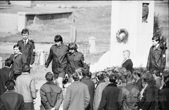 THM-BJ-00607 - Március 15-i koszorúzás Szekszárdon az 1960-as években 