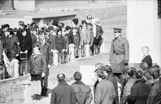 THM-BJ-00611 - Március 15-i koszorúzás Szekszárdon az 1960-as években 