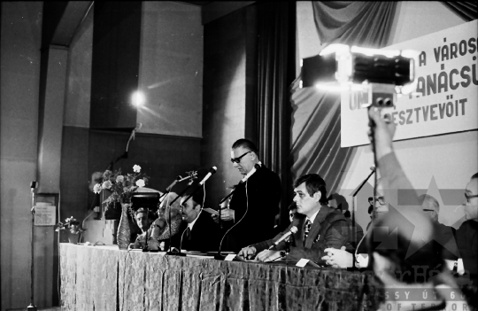 THM-BJ-00667 - Bonyhád városavató ünnepség a cipőgyár kultúrtermében az 1970-es években