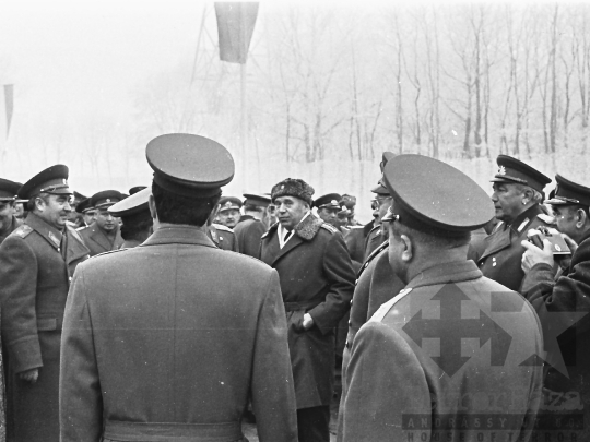 THM-BJ-00686 - A Varsói Szerződés tagállamainak haditechnikai bemutatója Dunaújvárosban az 1970-es években 