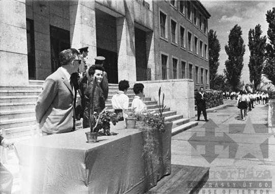 THM-BJ-00749 - Úttörőavatás a szekszárdi Babits Mihály Általános Iskolában az 1960-as években 