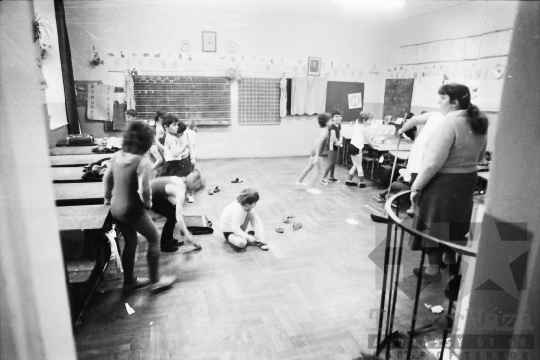 THM-BJ-00804 - Mórágyi általános iskola az 1980-as években
