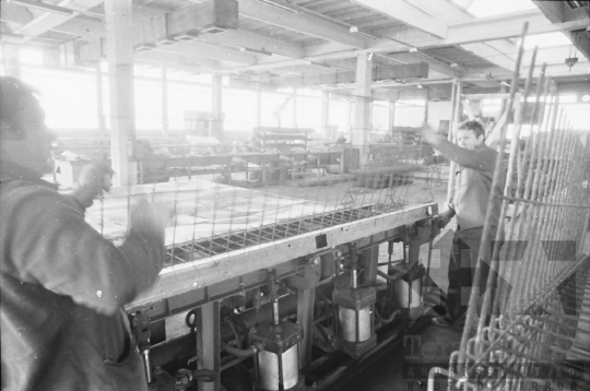THM-BJ-00860 - Tolna Megyei Állami Építőipari Vállalat panelüzeme Szekszárdon az 1980-as években 