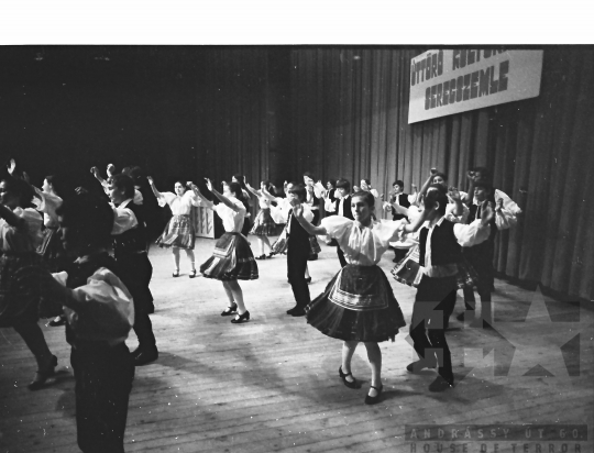 THM-BJ-00951 - Úttörő Kulturális Seregszemle előadása Szekszárdon az 1980-as években 