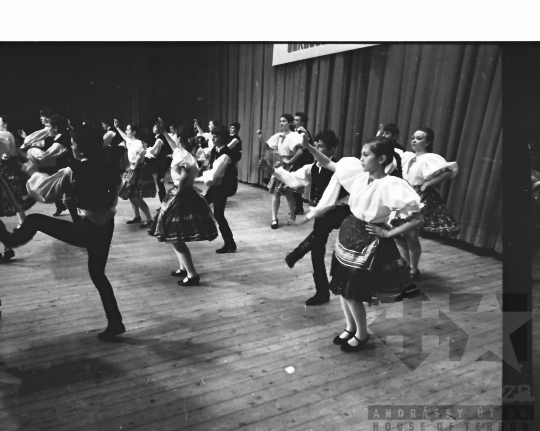 THM-BJ-00952 - Úttörő Kulturális Seregszemle előadása Szekszárdon az 1980-as években 