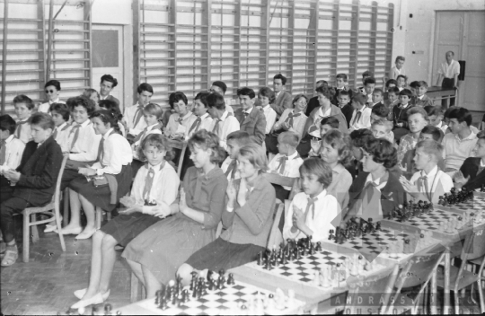 THM-BJ-00971 - Úttörő sakkverseny a szekszárdi Babits Mihály Általános Iskolában az 1960-as években