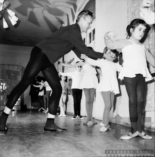 THM-BJ-00981 - Balettoktatás a szekszárdi művelődési házban az 1960-as években