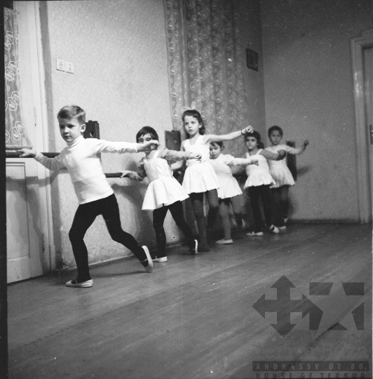 THM-BJ-00984 - Balettoktatás a szekszárdi művelődési házban az 1960-as években