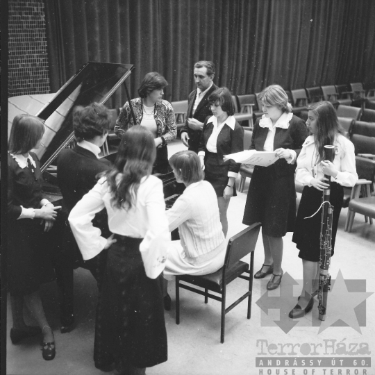 THM-BJ-01042 -  Diáknapok a Babits Mihály Művelődési Házban Szekszárdon az 1970-es években