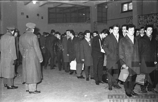 THM-BJ-01128 - Szekszárdi Budai Nagy Antal laktanya az 1960-as években 