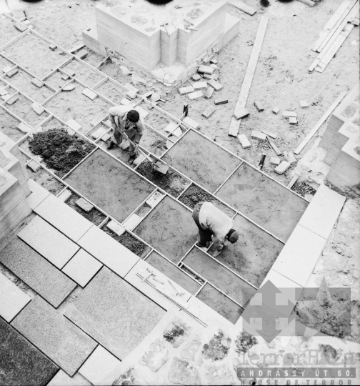 THM-BJ-01134 - Feltárás és felújítás a szekszárdi régi megyeháza udvarán az 1970-es években