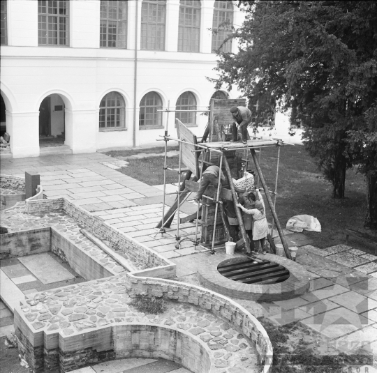 THM-BJ-01147 - Feltárás és felújítás a szekszárdi régi megyeháza udvarán az 1970-es években