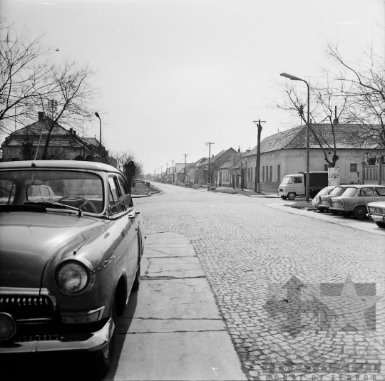 THM-BJ-01150 - Szekszárdi utcakép az 1970-es években