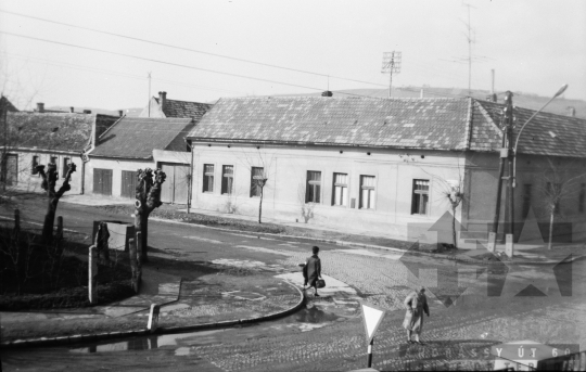 THM-BJ-01151 - Szekszárdi utcakép az 1970-es években