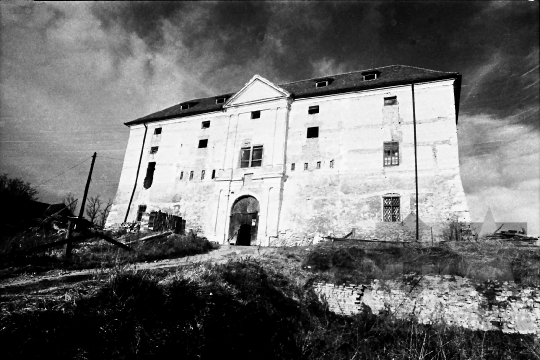THM-BJ-01180b - Ozorai várkastély feltárás előtt az 1970-es években