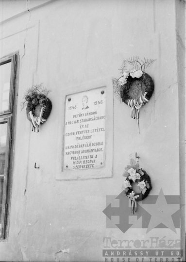 THM-BJ-01184 - Ozorai Petőfi-emléktábla az 1970-es években