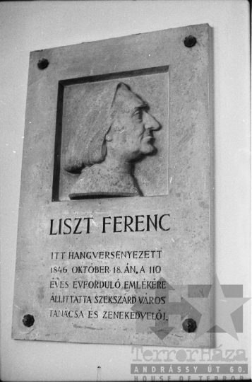 THM-BJ-01264 - Liszt Ferenc-emléktábla Szekszárdon az 1970-es években