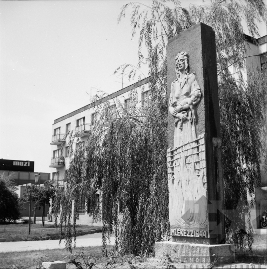 THM-BJ-01274 - Holokauszt-emlékmű Szekszárdon az 1970-es években