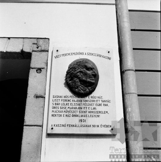 THM-BJ-01280 - Liszt Ferenc-emléktábla Szekszárdon az 1970-es években