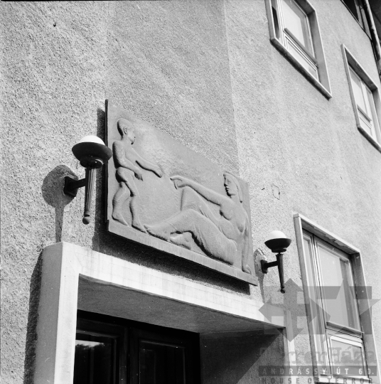 THM-BJ-01288 - Szobor Szekszárdon az 1970-es években