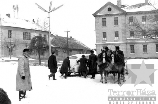 THM-BJ-01347 - Téli életkép Szekszárdon az 1960-as években