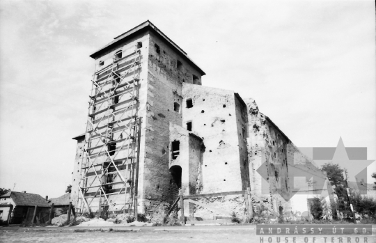 THM-BJ-01424a - Simontornyai vár feltárása és felújítása az 1960-as években