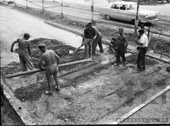 THM-BJ-01436 - Útépítés Szekszárdon az 1960-as években 