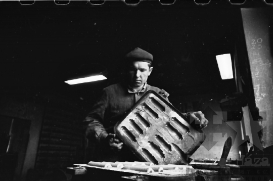 THM-BJ-01548 - Gépállomás-szerelőműhely Gyönkön az 1960-as években 