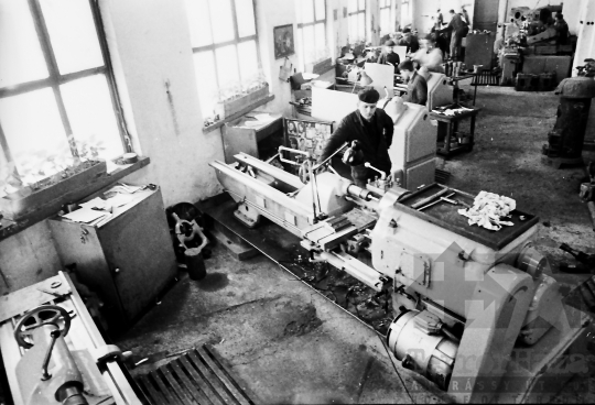 THM-BJ-01551 - Gépállomás-szerelőműhely Gyönkön az 1960-as években 