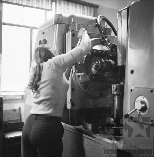 THM-BJ-01911 - Gyönki termelőszövetkezet gépállomása az 1970-es években 