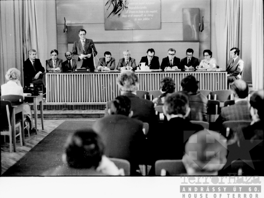 THM-BJ-01943a - Műszaki és Természettudományi Egyesületek Szövetségének közgyűlése Szekszárdon az 1970-es években