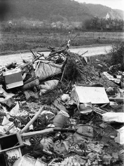THM-BJ-01960 - Szemétlerakat a bátai termelőszövetkezet az 1970-es években