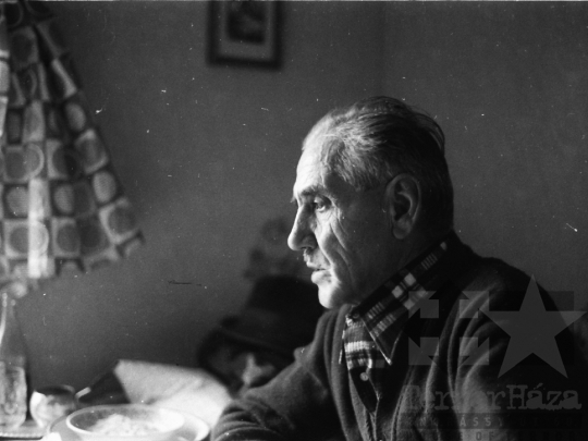 THM-BJ-01967 - Bátaszéki nyugdíjas házaspár az 1970-es években