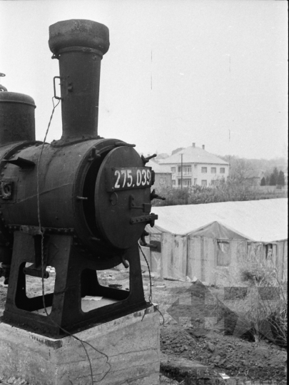 THM-BJ-01980 - Gőzkazán a dombóvári városi kertészet udvarán az 1970-es években 