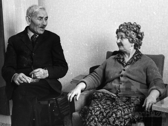 THM-BJ-02031a - Sárpilis szociális otthon idős házaspárja az 1970-es években