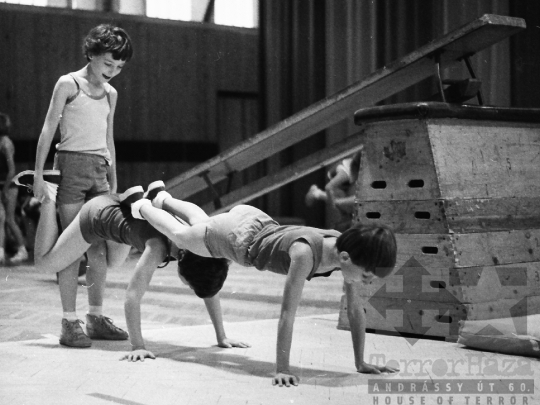 THM-BJ-02081 - Szekszárdi Zrínyi utcai általános iskola az 1970-es években