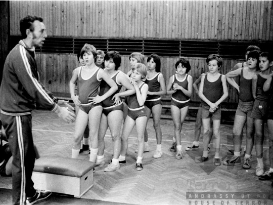 THM-BJ-02084 - Szekszárdi Zrínyi utcai általános iskola az 1970-es években