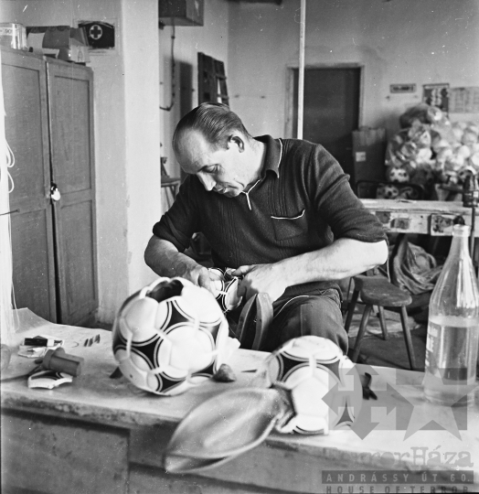 THM-BJ-02105 - Simontornyai Bőrgyár az 1970-es években  